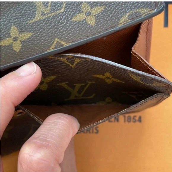 Traded  LOUIS VUITTON SARAH MONOGRAM WALLET AUTH & CHAIN LAST CHANCE - Picture 13 of 15